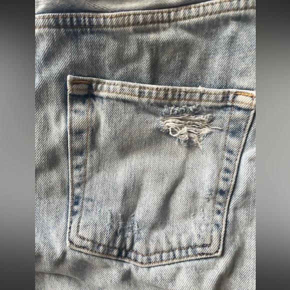 TOPSHOP Women’s Ripped Jean Shorts - Picture 5 of 5